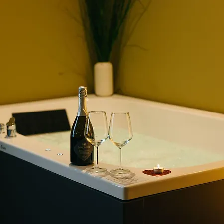 Апартаменты Maison Giulietta E Con Parcheggio Privato Комо