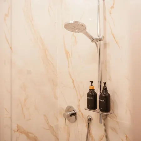 Marylin's Suite&spa Con Parcheggio Privato Apartment Como