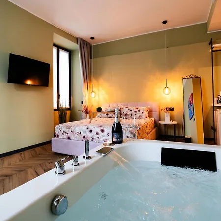 Marylin's Suite&spa Con Parcheggio Privato * Como