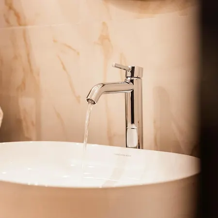 Marylin's Suite&spa Con Parcheggio Privato Como